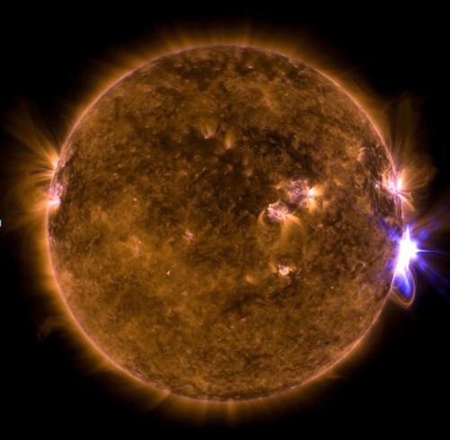 NASA太阳动力天文台9月10日观测到的太阳耀斑